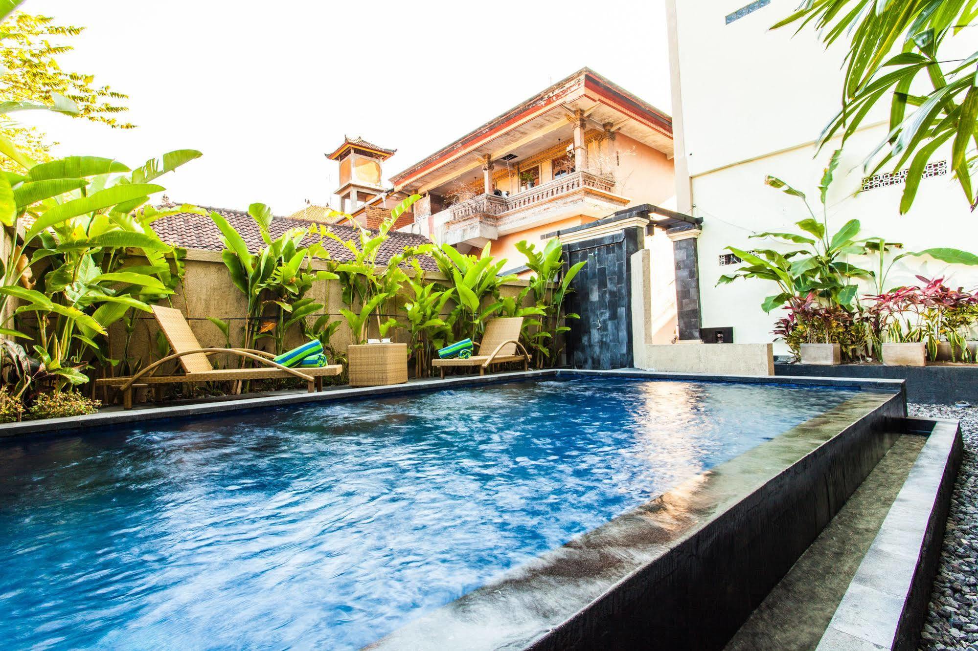 Luckys Guest House Kuta Lombok Exterior foto